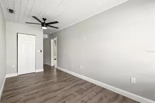 2586 Tami Sola St, Sarasota, FL 34237 - Photo 14