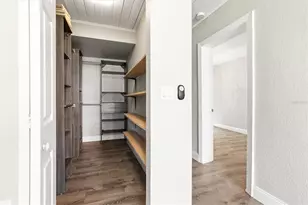 2586 Tami Sola St, Sarasota, FL 34237 - Photo 16