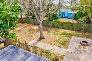 2586 Tami Sola St, Sarasota, FL 34237 - Photo 32