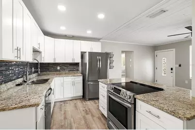 2586 Tami Sola Street, Sarasota, FL 34237 - Photo 12