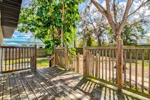 2586 Tami Sola St, Sarasota, FL 34237 - Photo 28