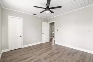 2586 Tami Sola St, Sarasota, FL 34237 - Photo 26