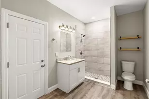 2586 Tami Sola St, Sarasota, FL 34237 - Photo 18