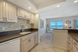 800 Benjamin Franklin Dr, Sarasota, FL 34236 - Photo 18