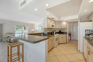 800 Benjamin Franklin Dr, Sarasota, FL 34236 - Photo 14