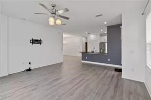 10934 Wendover Dr, Palmetto, FL 34221 - Photo 4