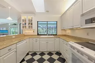 7604 Weeping Willow Cir, Sarasota, FL 34241 - Photo 18