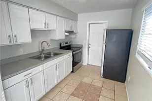 6351 Gateway Ave, Sarasota, FL 34231 - Photo 2