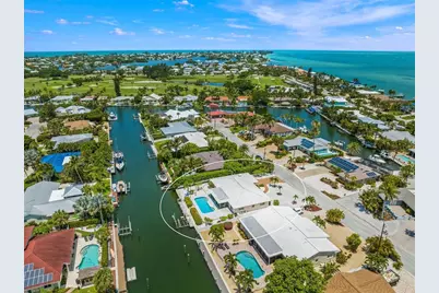 614 Gladstone Lane, Holmes Beach, FL 34217 - Photo 6