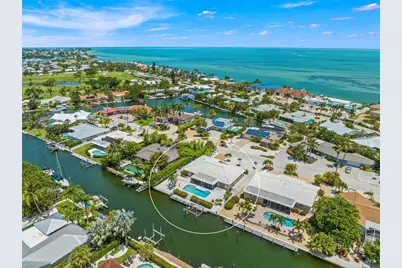 614 Gladstone Lane, Holmes Beach, FL 34217 - Photo 4