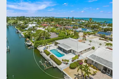 614 Gladstone Lane, Holmes Beach, FL 34217 - Photo 8