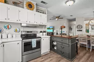 8470 Imperial Cir, Palmetto, FL 34221 - Photo 8