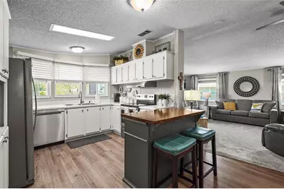 8470 Imperial Circle, Palmetto, FL 34221 - Photo 4