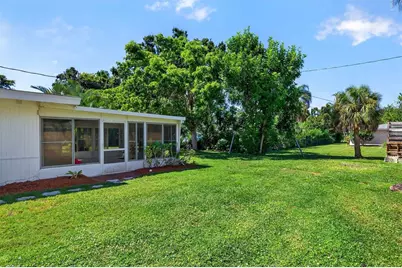 4808 Riverwood Avenue, Sarasota, FL 34231 - Photo 8