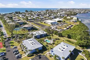 600 Manatee Ave, Holmes Beach, FL 34217 - Photo 38