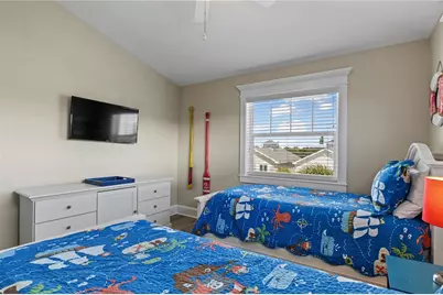 6908 Holmes Boulevard, Holmes Beach, FL 34217 - Photo 20