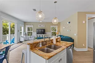 6908 Holmes Blvd, Holmes Beach, FL 34217 - Photo 12