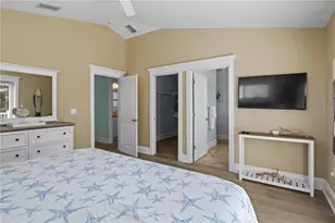 6908 Holmes Blvd, Holmes Beach, FL 34217 - Photo 18