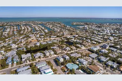 6908 Holmes Boulevard, Holmes Beach, FL 34217 - Photo 72