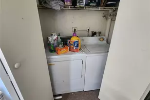 3064 Lake Bayshore Dr, Bradenton, FL 34205 - Photo 12