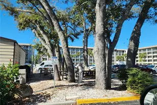 3064 Lake Bayshore Dr, Bradenton, FL 34205 - Photo 2