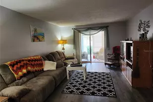 3064 Lake Bayshore Dr, Bradenton, FL 34205 - Photo 6