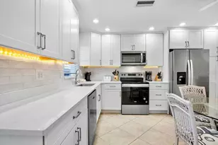 5830 Midnight Pass Rd, Sarasota, FL 34242 - Photo 4