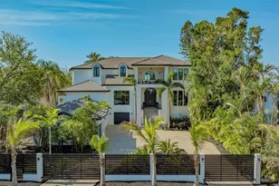 1540 Hillview Dr, Sarasota, FL 34239 - Photo 2