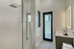 1540 Hillview Dr, Sarasota, FL 34239 - Photo 40