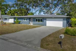 2909 Upper Tangelo Dr, Sarasota, FL 34239 - Photo 2