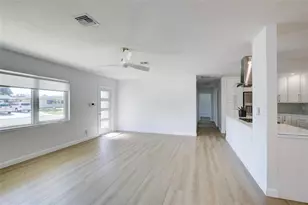 2909 Upper Tangelo Dr, Sarasota, FL 34239 - Photo 8