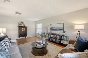 6810 9th Ave W, Bradenton, FL 34209 - Photo 8