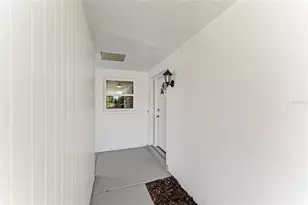 3324 Westford Ln, Sarasota, FL 34231 - Photo 4