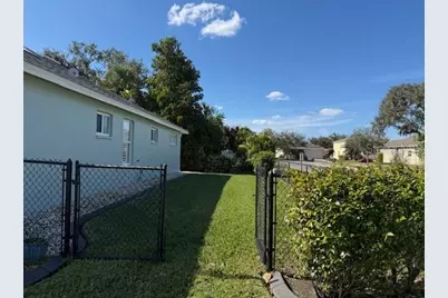 6130 36th Lane E, Bradenton, FL 34203 - Photo 4
