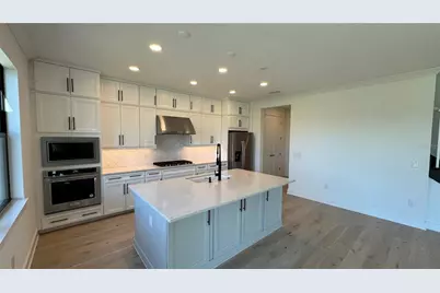 18515 Midsummer Place, Venice, FL 34293 - Photo 6