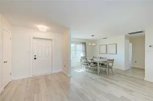 3368 Sheffield Cir, Sarasota, FL 34239 - Photo 4