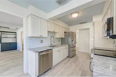 3368 Sheffield Circle, Sarasota, FL 34239 - Photo 18