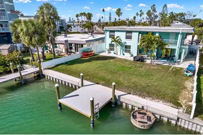 117 140th Avenue E, Madeira Beach, FL 33708 - Photo 2