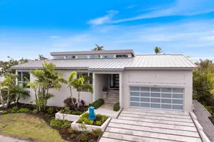 600 De Narvaez Dr, Longboat Key, FL 34228 - Photo 1