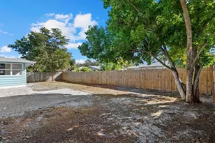 2104 Datura St, Sarasota, FL 34239 - Photo 34