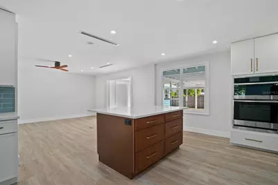 2104 Datura Street, Sarasota, FL 34239 - Photo 8