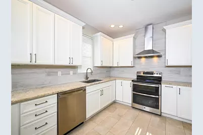 2442 Hively Street, Sarasota, FL 34231 - Photo 10