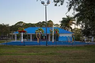 2442 Hively St, Sarasota, FL 34231 - Photo 62