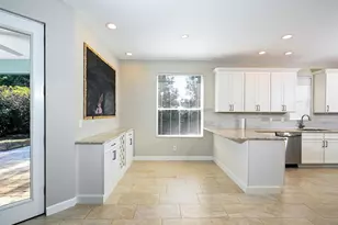 2442 Hively St, Sarasota, FL 34231 - Photo 8