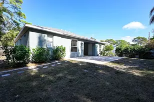 2442 Hively St, Sarasota, FL 34231 - Photo 32