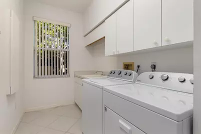 8468 Woodbriar Drive, Sarasota, FL 34238 - Photo 36