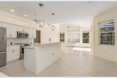 8468 Woodbriar Drive, Sarasota, FL 34238 - Photo 14