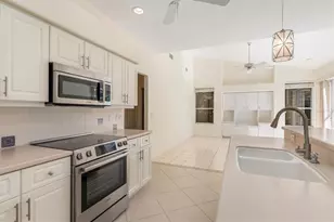 8468 Woodbriar Dr, Sarasota, FL 34238 - Photo 10