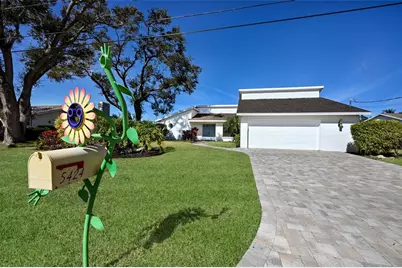 5424 America Drive, Sarasota, FL 34231 - Photo 6