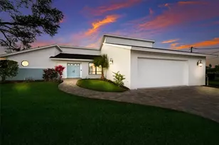 5424 America Dr, Sarasota, FL 34231 - Photo 10